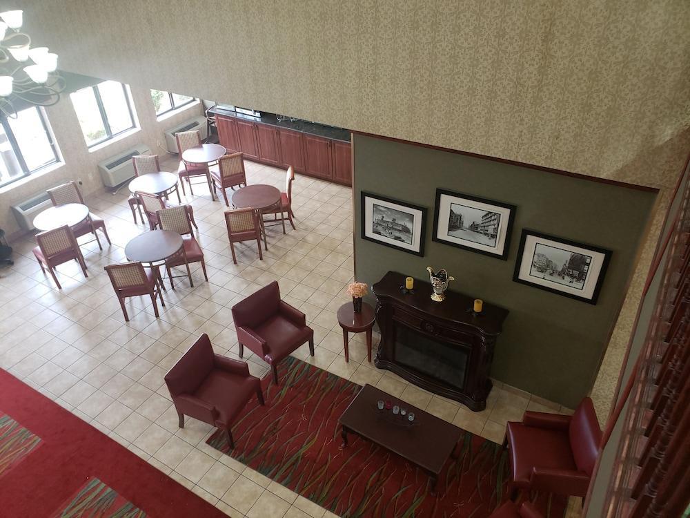 Comfort Suites Detroit/Warren Exterior foto